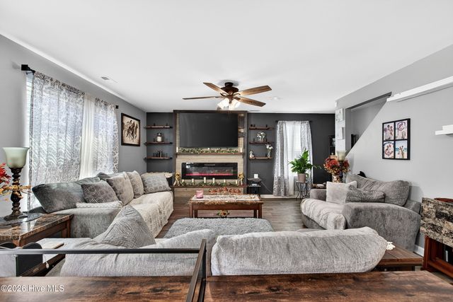 1139 Carteret Manor Drive, Jacksonville, NC 28546