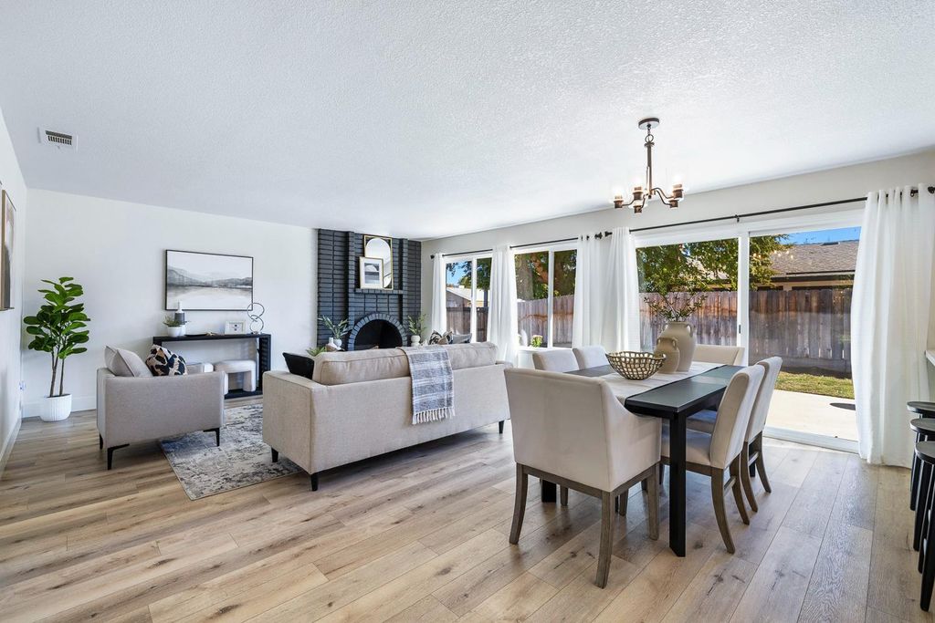 Image 12 of property listing at 411 Mcarthur Avenue, Clovis, CA 93611