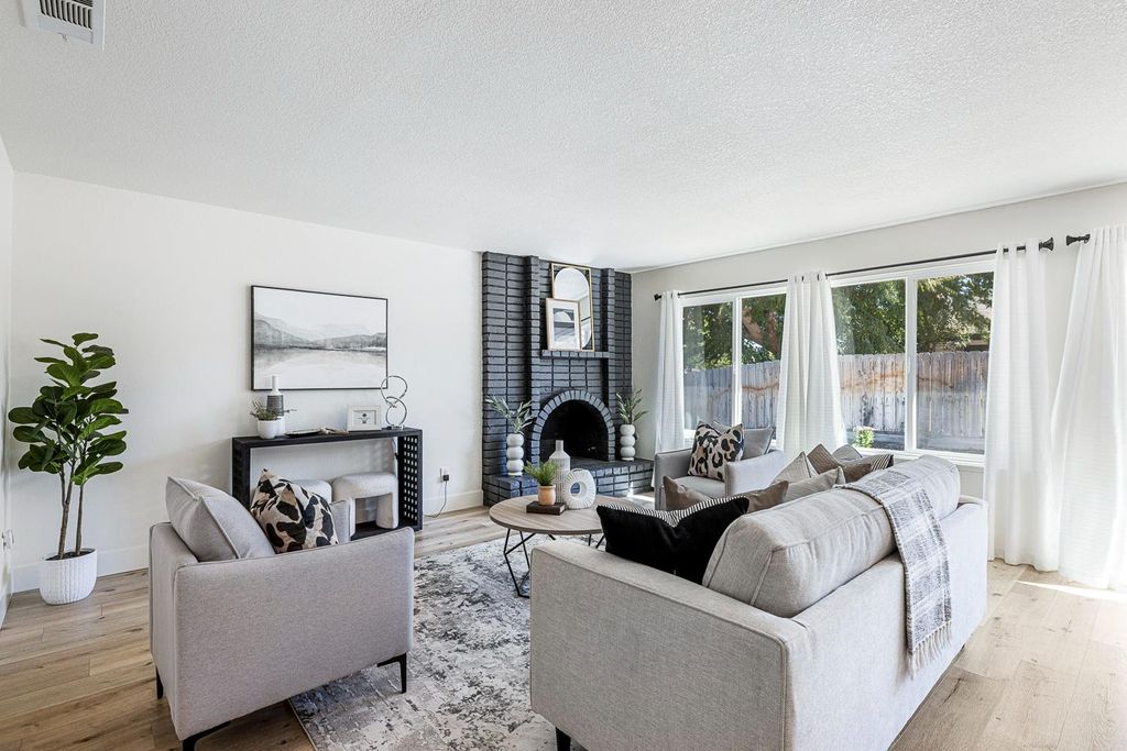 Image 14 of property listing at 411 Mcarthur Avenue, Clovis, CA 93611