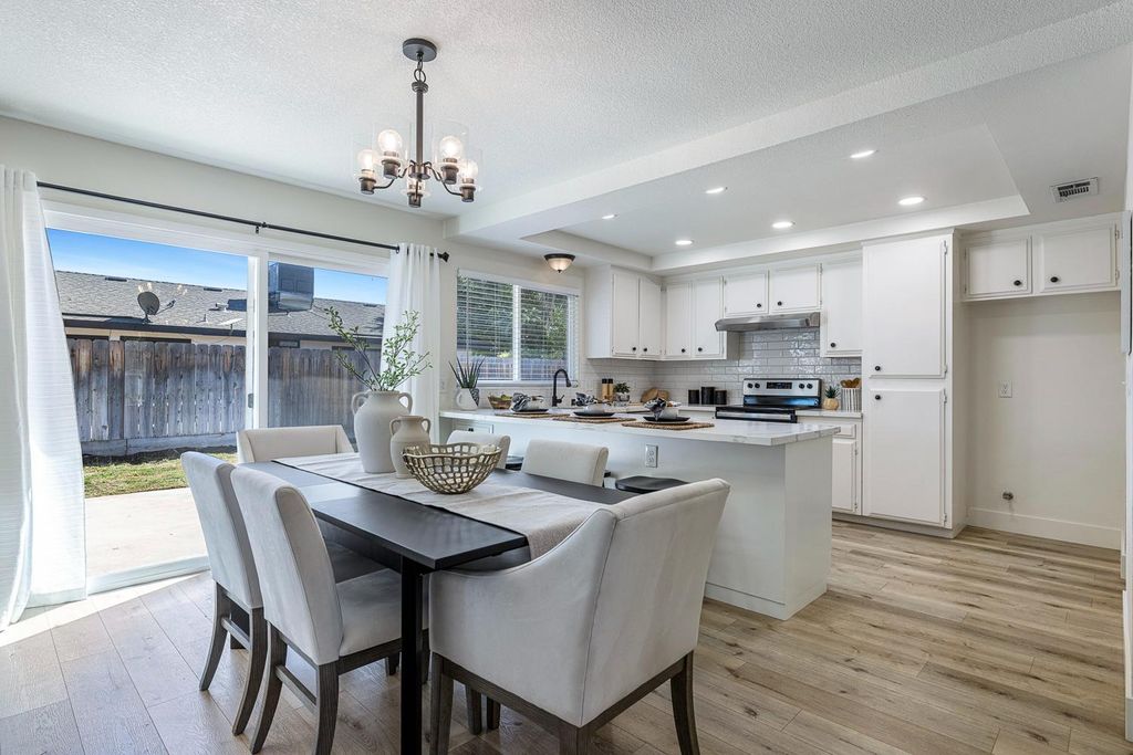 Image 18 of property listing at 411 Mcarthur Avenue, Clovis, CA 93611