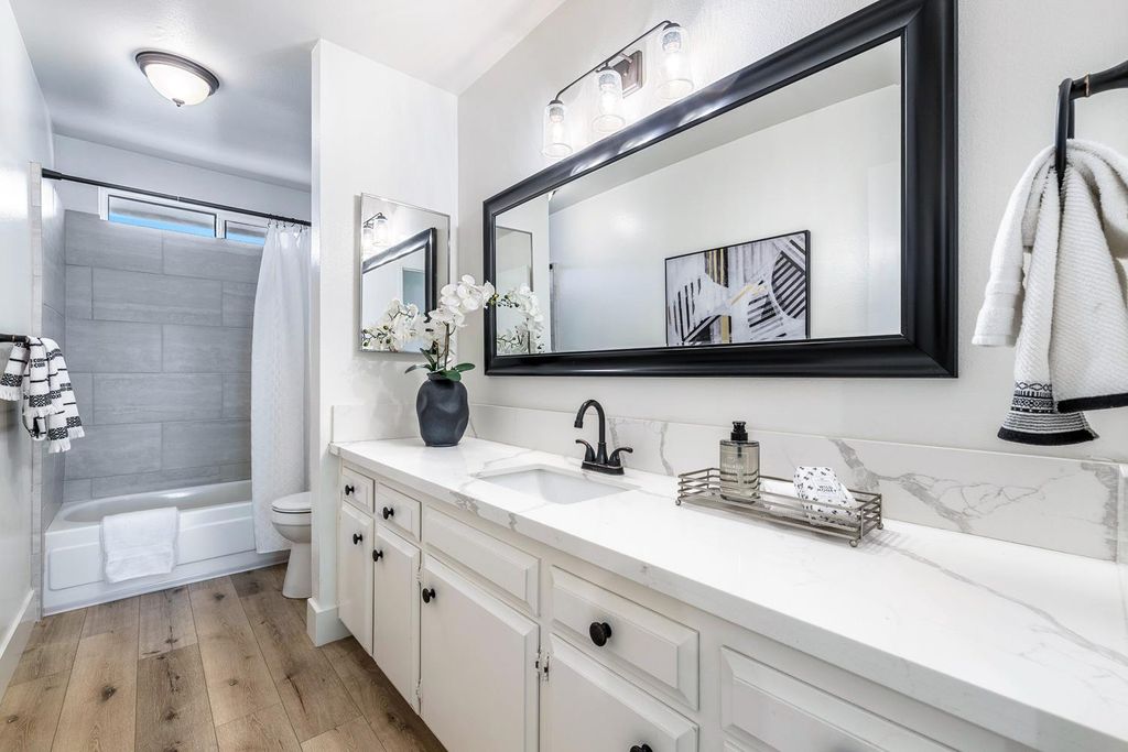Image 28 of property listing at 411 Mcarthur Avenue, Clovis, CA 93611