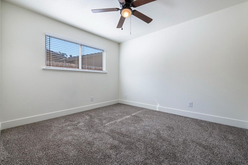 Image 30 of property listing at 411 Mcarthur Avenue, Clovis, CA 93611