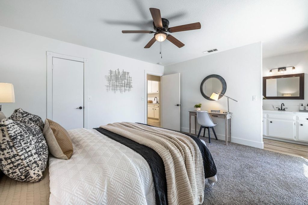 Image 34 of property listing at 411 Mcarthur Avenue, Clovis, CA 93611