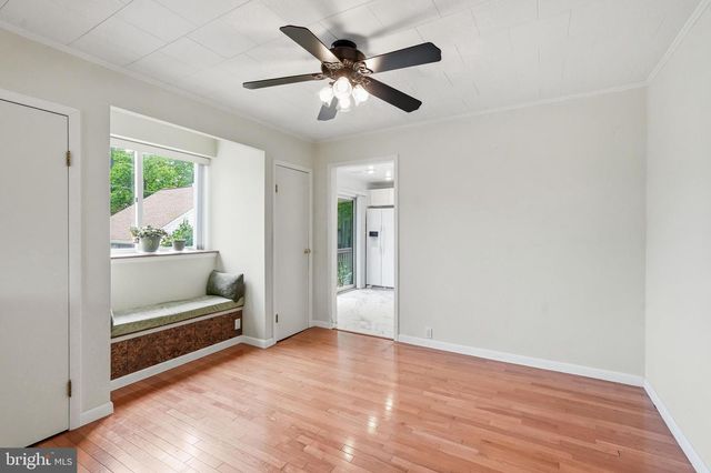 25 E MAIDEN LN, Somerdale, NJ 08083