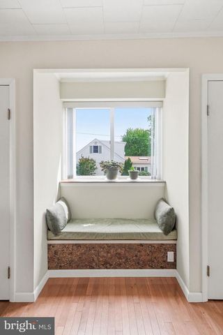 25 E MAIDEN LN, Somerdale, NJ 08083