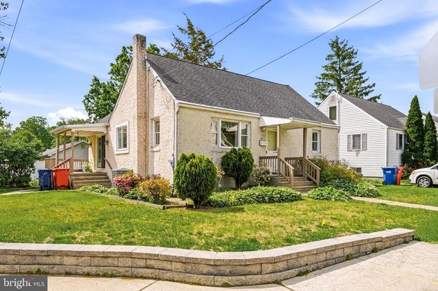 25 E MAIDEN LN, Somerdale, NJ 08083