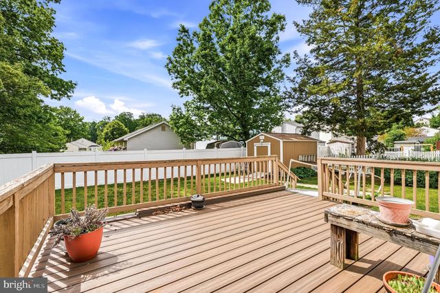 25 E MAIDEN LN, Somerdale, NJ 08083