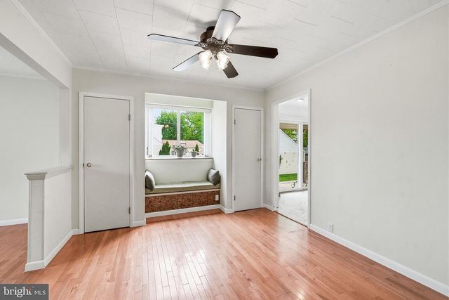 25 E MAIDEN LN, Somerdale, NJ 08083