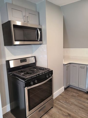 17 Stearns St 3, Malden, MA 02148
