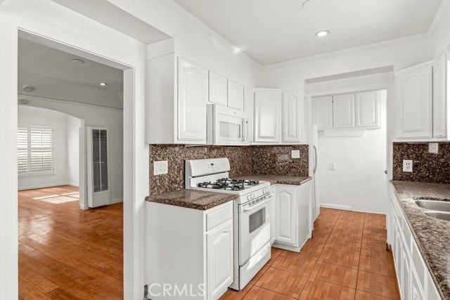 2405 Clyde, Los Angeles, CA 90016