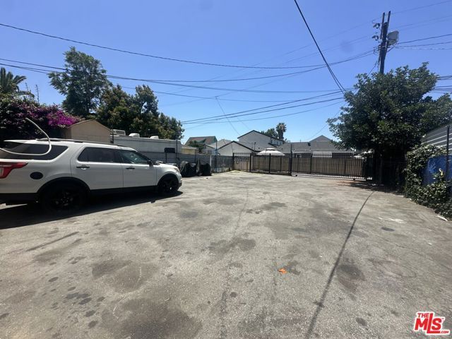 724 E 32nd Street, Los Angeles, CA 90011