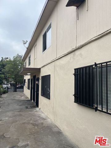 724 E 32nd Street, Los Angeles, CA 90011