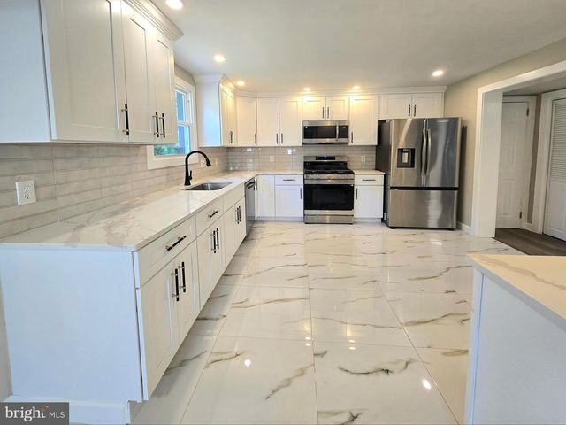 6737 PARK AVE, Pennsauken, NJ 08109