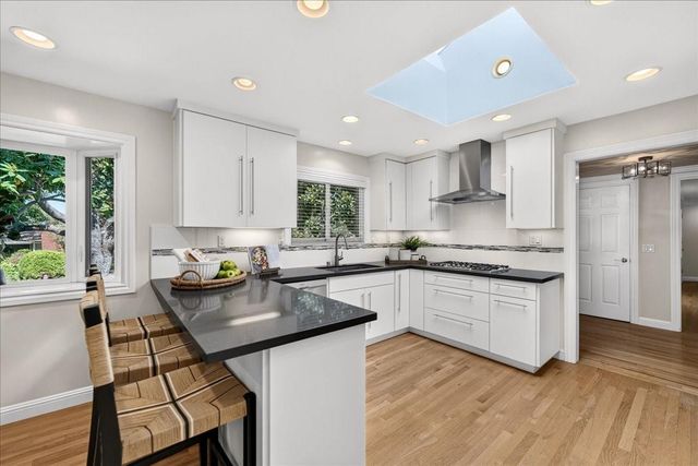 104 Old Orchard Dr, Los Gatos, CA 95032