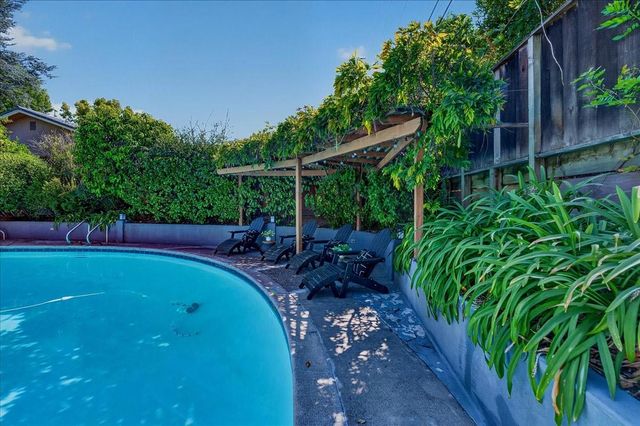 104 Old Orchard Dr, Los Gatos, CA 95032