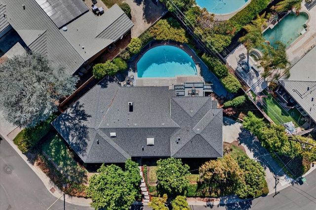104 Old Orchard Dr, Los Gatos, CA 95032