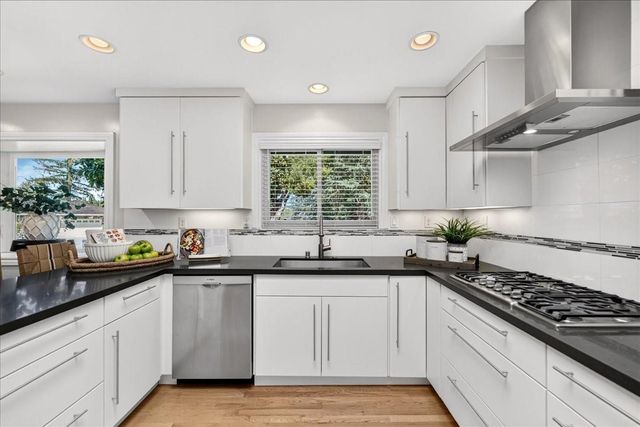 104 Old Orchard Dr, Los Gatos, CA 95032