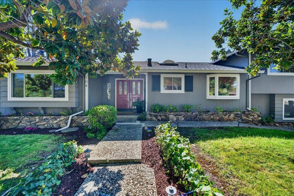 104 Old Orchard Dr, Los Gatos, CA 95032