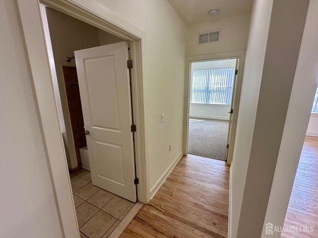 88 Roosevelt Avenue 421, Carteret, NJ 07008