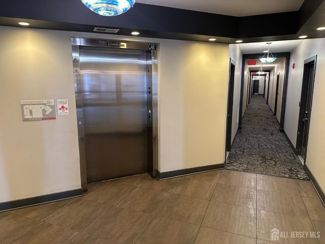 88 Roosevelt Avenue 421, Carteret, NJ 07008