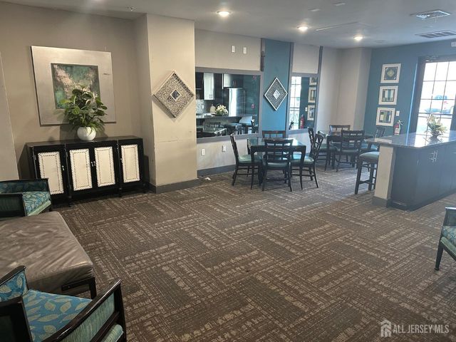 88 Roosevelt Avenue 421, Carteret, NJ 07008
