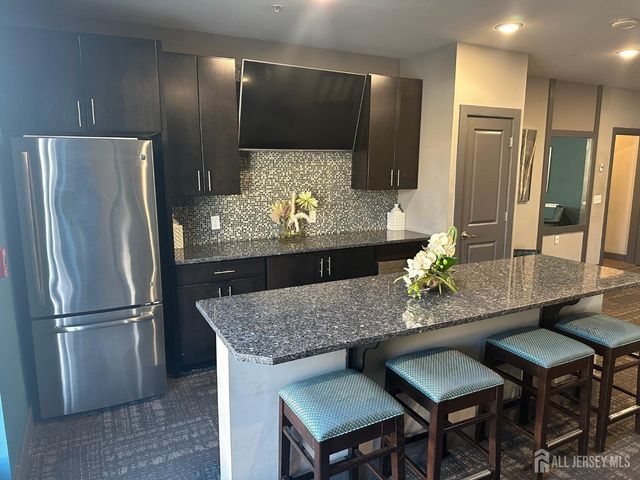 88 Roosevelt Avenue 421, Carteret, NJ 07008