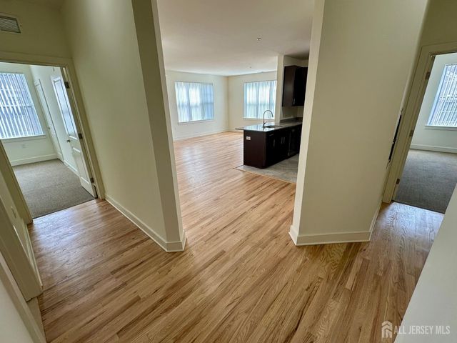 88 Roosevelt Avenue 421, Carteret, NJ 07008