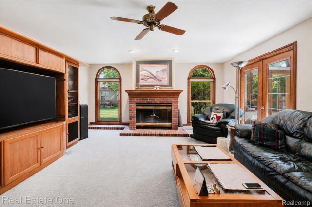 3596 Aynsley Drive, Rochester Hills, MI 48306