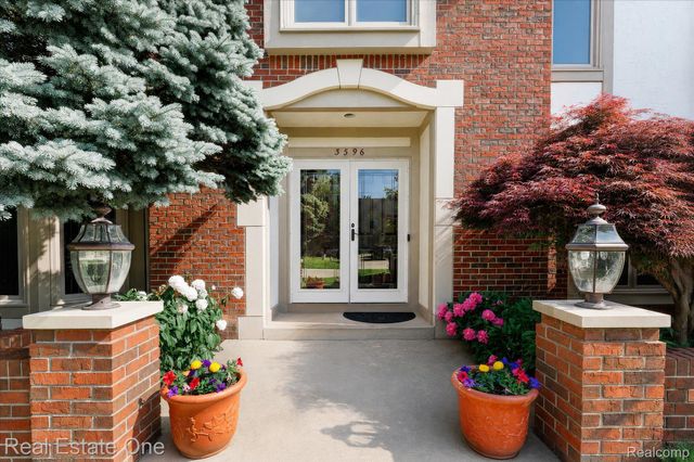 3596 Aynsley Drive, Rochester Hills, MI 48306