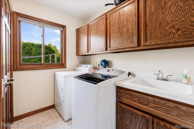 3596 Aynsley Drive, Rochester Hills, MI 48306