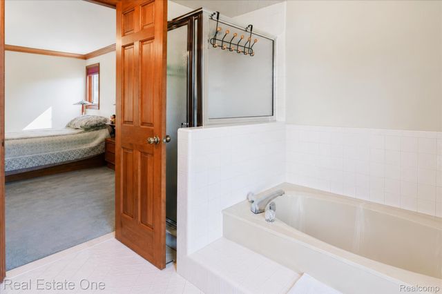 3596 Aynsley Drive, Rochester Hills, MI 48306