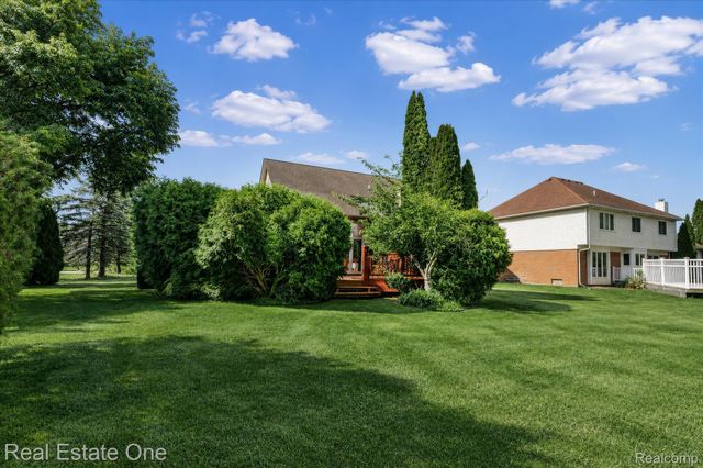 3596 Aynsley Drive, Rochester Hills, MI 48306