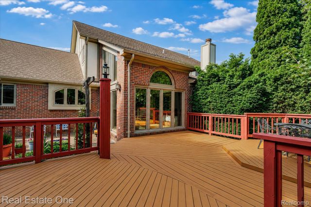 3596 Aynsley Drive, Rochester Hills, MI 48306