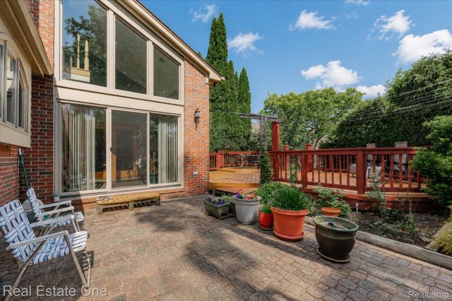 3596 Aynsley Drive, Rochester Hills, MI 48306