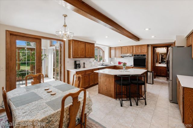 3596 Aynsley Drive, Rochester Hills, MI 48306
