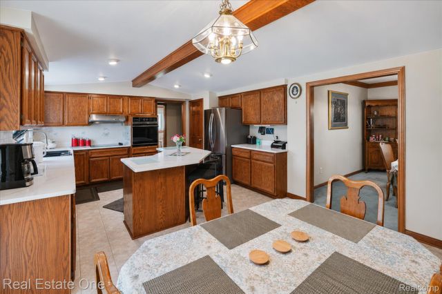 3596 Aynsley Drive, Rochester Hills, MI 48306