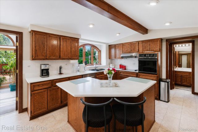 3596 Aynsley Drive, Rochester Hills, MI 48306