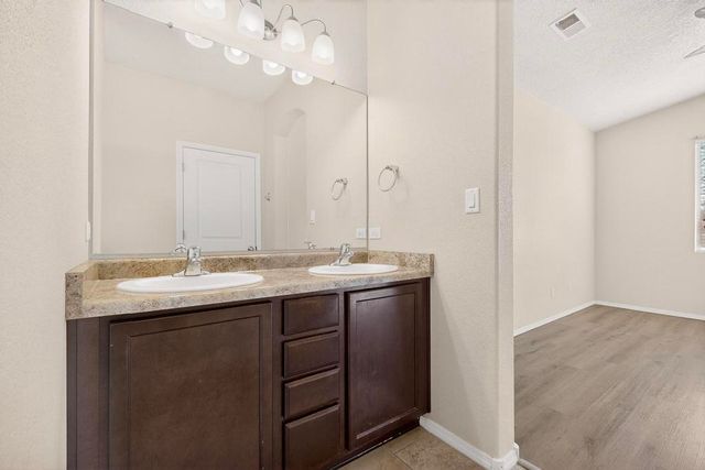 8909 Eagle Hills Drive NW, Albuquerque, NM 87114