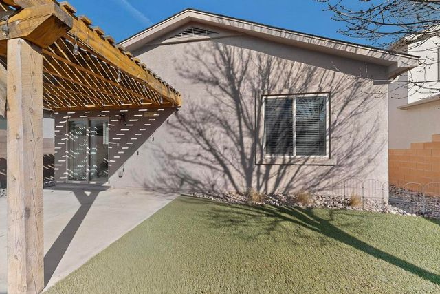 8909 Eagle Hills Drive NW, Albuquerque, NM 87114