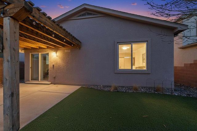 8909 Eagle Hills Drive NW, Albuquerque, NM 87114