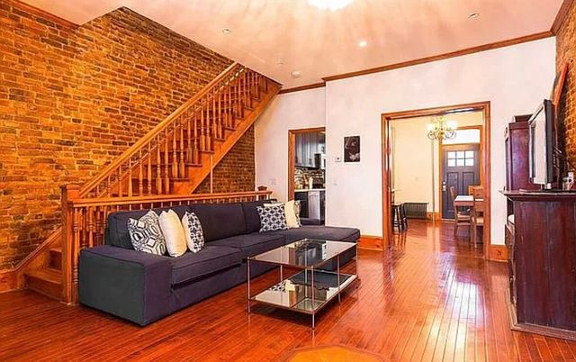 554 LEXINGTON Avenue, New York City, NY 11221