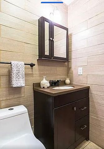 554 LEXINGTON Avenue, New York City, NY 11221