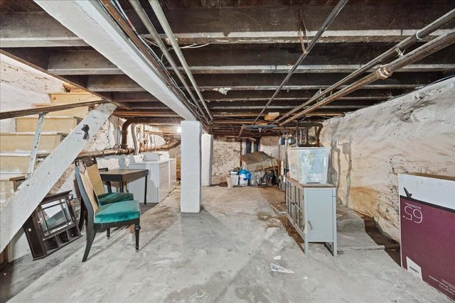 554 LEXINGTON Avenue, New York City, NY 11221