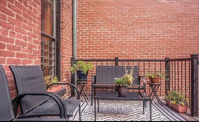 554 LEXINGTON Avenue, New York City, NY 11221