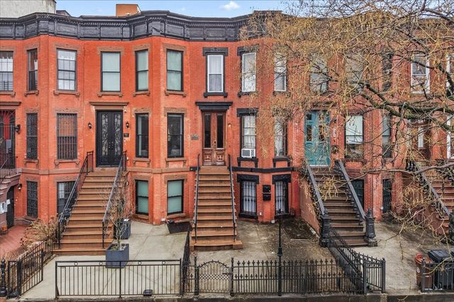 554 LEXINGTON Avenue, New York City, NY 11221