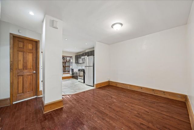 554 LEXINGTON Avenue, New York City, NY 11221