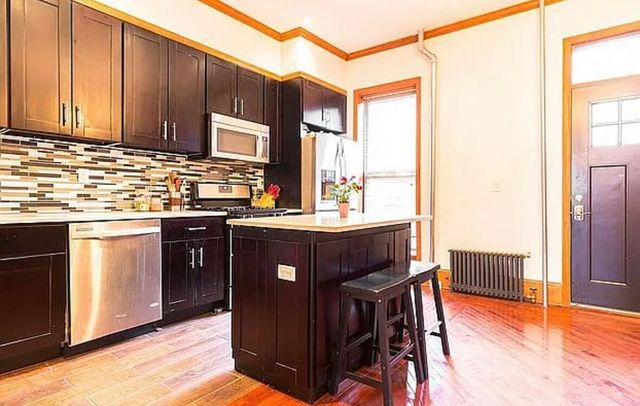 554 LEXINGTON Avenue, New York City, NY 11221