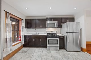554 LEXINGTON Avenue, New York City, NY 11221