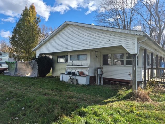 2410 SHORE Drive, Linesville, PA 16424
