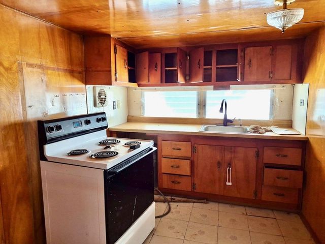 2410 SHORE Drive, Linesville, PA 16424